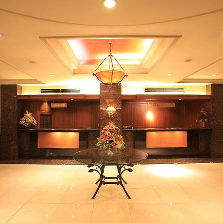 Mabini Mansion Hotel & Residential Suites Манила Экстерьер фото