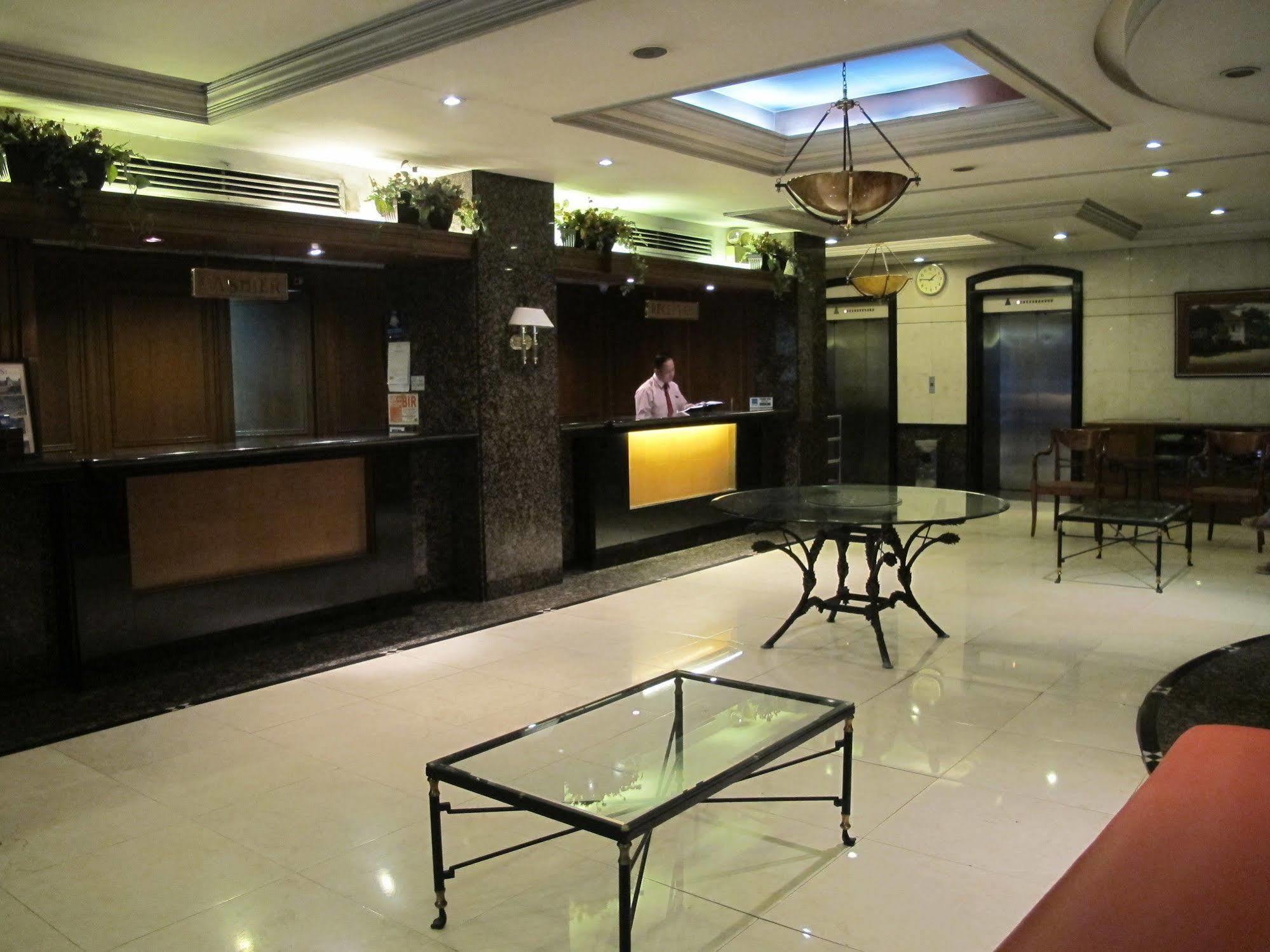 Mabini Mansion Hotel & Residential Suites Манила Экстерьер фото