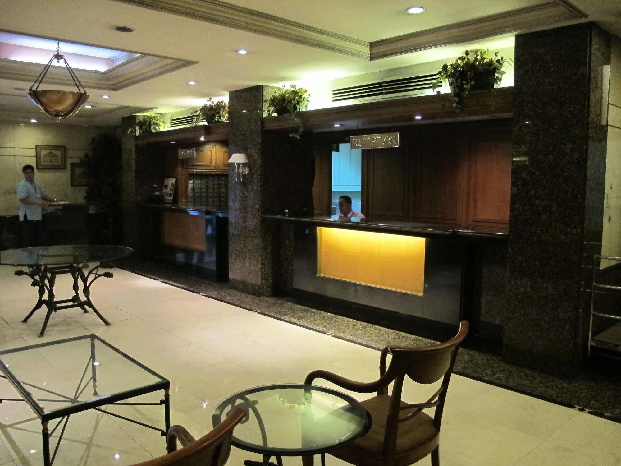 Mabini Mansion Hotel & Residential Suites Манила Экстерьер фото